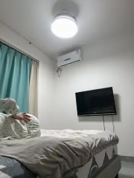 Snapshot of Xiao_Mao_meow chatting on June 19, 12:44 pm Xiao Mao meow online show from June 19, 12:44 pm