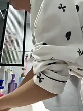 Snapshot of Xiao_Mao_meow chatting on June 11, 12:32 am Xiao Mao meow online show from June 11, 12:32 am