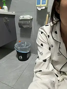 Snapshot of Xiao_Mao_meow chatting on July 8, 2:35 am Xiao Mao meow online show from July 8, 2:35 am