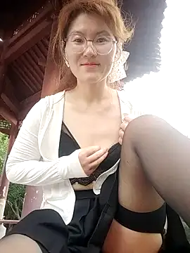 gaoyan880526 online show from June 17, 9:30 am