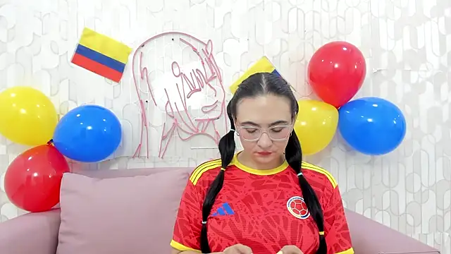 Snapshot of Lunna_Ferrer chatting on June 27, 12:44 pm Lunna Ferrer online show from June 27, 12:44 pm