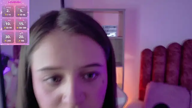 Snapshot of CamilleBlair_ chatting on June 16, 7:36 pm CamilleBlair online show from June 16, 7:36 pm