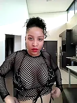 Snapshot of lunatemp chatting on August 8, 2:02 pm lunatemp online show from August 8, 2:02 pm