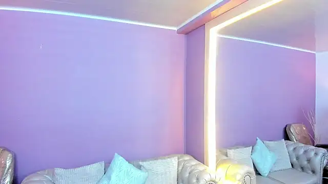 amberhanks online show from June 14, 11:55 am