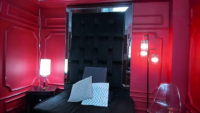 amberhanks online show from June 24, 12:04 pm
