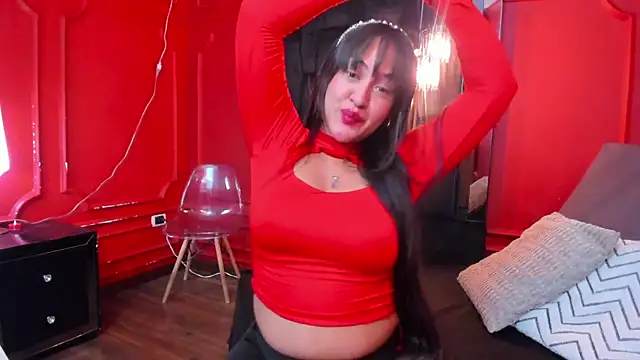 amberhanks online show from July 6, 12:01 pm