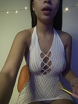 Snapshot of Tiffany_Bu chatting on July 7, 2:31 pm Tiffany Bu online show from July 7, 2:31 pm