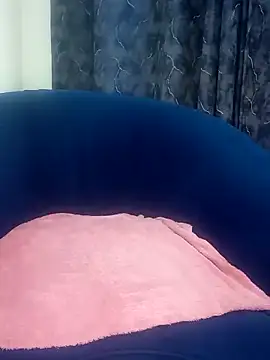 Snapshot of Ebony_Shinny chatting on June 1, 12:22 am Ebony Shinny online show from June 1, 12:22 am