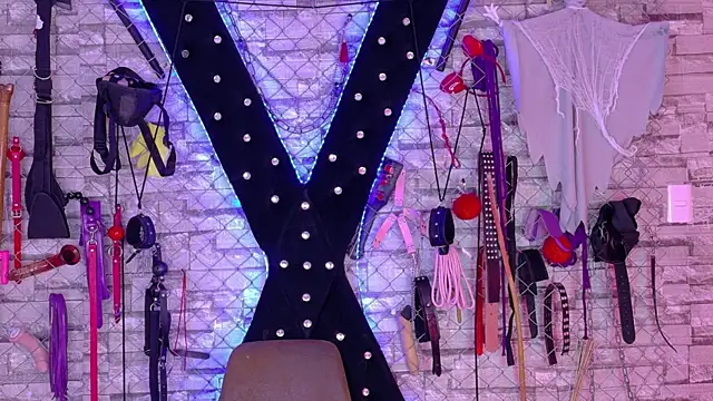 Dakota BDSM online show from June 16, 12:38 pm
