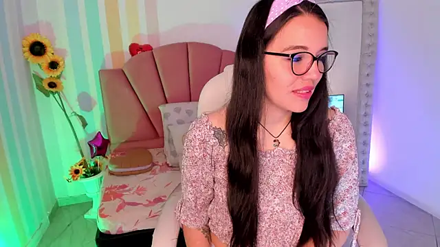 Snapshot of Emma_lakshmi chatting on June 10, 2:18 pm Emma lakshmi online show from June 10, 2:18 pm
