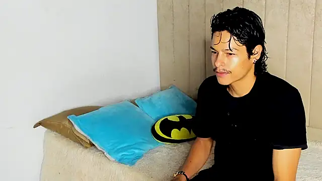 Snapshot of tommyhot7 chatting on July 10, 11:27 pm tommyhot7 online show from July 10, 11:27 pm