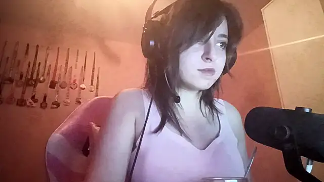 bunnyhoneylovehands online show from June 10, 9:38 pm