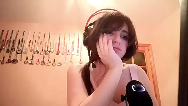 bunnyhoneylovehands online show from June 13, 7:34 pm