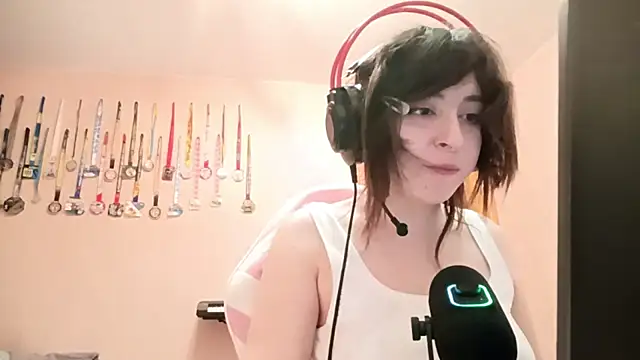 bunnyhoneylovehands online show from June 21, 6:57 pm