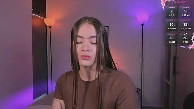 LizzyColins online show from July 5, 1:07 pm