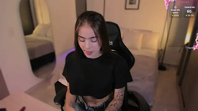 LizzyColins online show from July 16, 6:49 pm