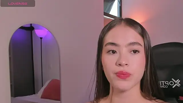 LizzyColins online show from July 9, 6:51 pm