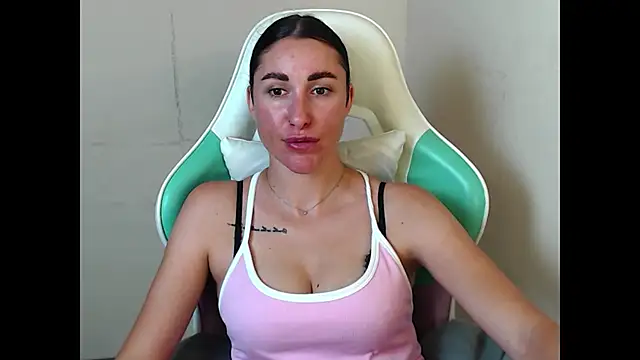 Cammil1a horn online show from July 8, 12:28 pm