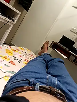 indiboy009 online show from December 4, 6:40 pm