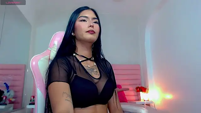Snapshot of katiuska_lovely chatting on July 4, 5:03 am katiuska lovely online show from July 4, 5:03 am