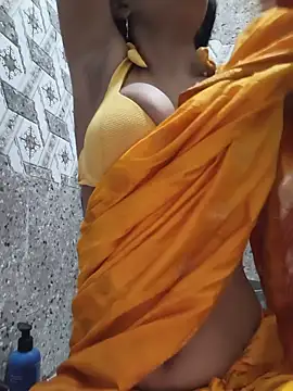 Snapshot of Simmy_jaan chatting on July 24, 6:48 pm Simmy jaan online show from July 24, 6:48 pm