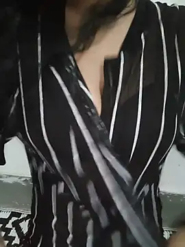 Snapshot of Simmy_jaan chatting on August 5, 5:18 pm Simmy jaan online show from August 5, 5:18 pm