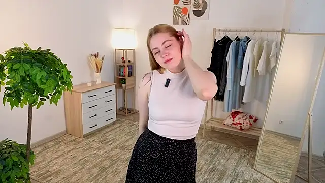 CristyHibbits online show from June 2, 1:05 am