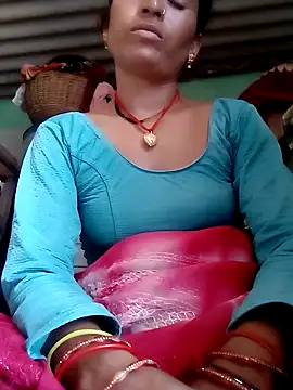 Snapshot of Aarti9080 chatting on June 15, 7:41 am Aarti9080 online show from June 15, 7:41 am