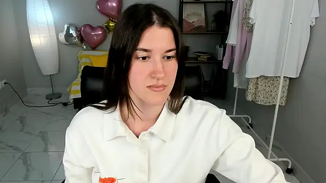 Elizabeth Kim online show from June 1, 1:22 pm