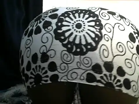 Snapshot of Sweetass-B chatting on July 5, 11:39 am Sweetass-B online show from July 5, 11:39 am