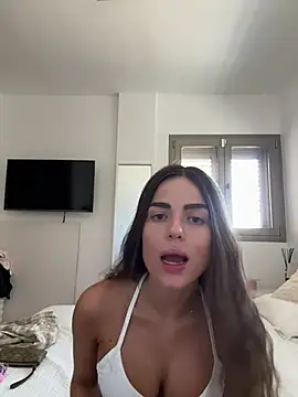 Snapshot of miaabelluccii chatting on July 17, 1:41 pm miaabelluccii online show from July 17, 1:41 pm