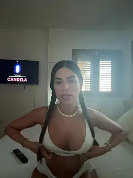 Snapshot of miaabelluccii chatting on June 23, 6:50 pm miaabelluccii online show from June 23, 6:50 pm