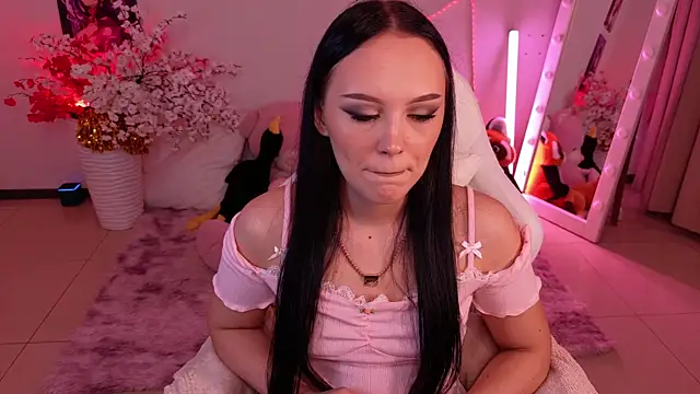 Snapshot of Cassadyy chatting on June 25, 2:31 am Cassadyy online show from June 25, 2:31 am