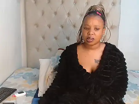 Snapshot of Lihle_00 chatting on July 12, 10:32 pm Lihle 00 online show from July 12, 10:32 pm