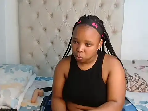 Snapshot of Lihle_00 chatting on June 24, 2:59 pm Lihle 00 online show from June 24, 2:59 pm