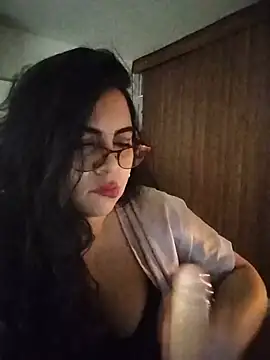 Snapshot of Roxxy_Sade chatting on June 10, 10:22 pm Roxxy Sade online show from June 10, 10:22 pm