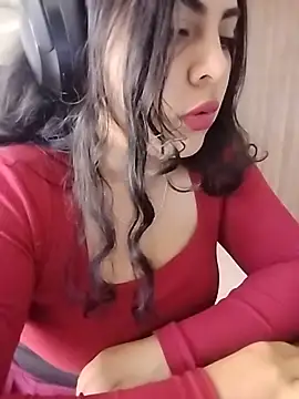 Snapshot of Roxxy_Sade chatting on June 1, 9:14 pm Roxxy Sade online show from June 1, 9:14 pm