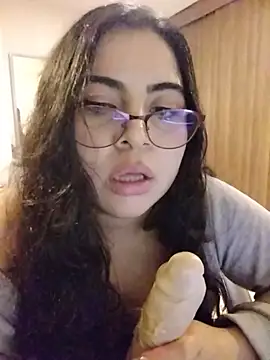 Snapshot of Roxxy_Sade chatting on July 2, 3:23 am Roxxy Sade online show from July 2, 3:23 am