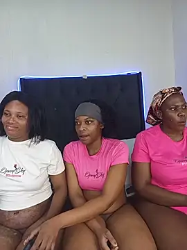 QueenZara 202 online show from June 24, 1:32 pm