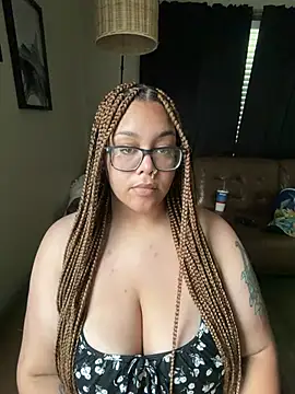 Prettiest-Girl online show from July 7, 9:40 pm