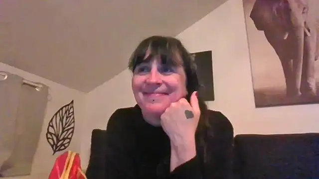sexujuly88 online show from May 14, 9:23 pm
