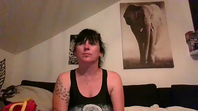 Snapshot of sexujuly88 chatting on June 24, 9:23 pm sexujuly88 online show from June 24, 9:23 pm