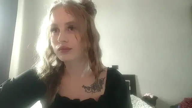 AnnamarieMcalpin online show from June 10, 10:27 am