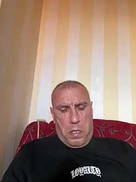 Snapshot of sashaalexandru chatting on June 1, 3:33 pm sashaalexandru online show from June 1, 3:33 pm