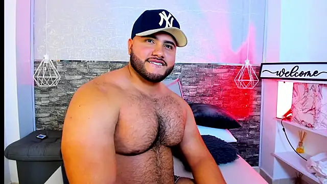 apolorusso online show from August 7, 7:58 am