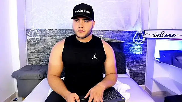 apolorusso online show from July 3, 5:03 am