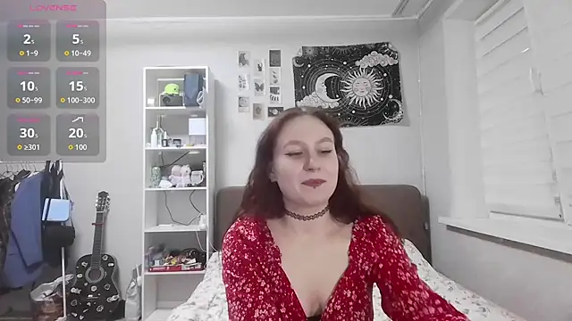 LoiseLovetto online show from July 4, 4:22 pm