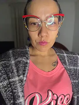 Snapshot of ArielFerrara chatting on June 16, 4:56 am ArielFerrara online show from June 16, 4:56 am