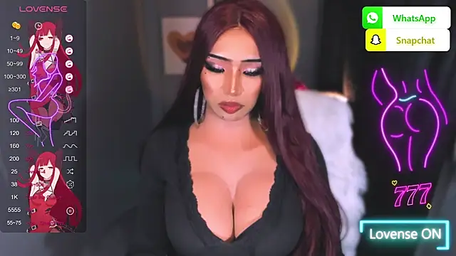 Snapshot of Attractive_Goddess_Isla chatting on June 7, 7:19 pm Attractive Goddess Isla online show from June 7, 7:19 pm