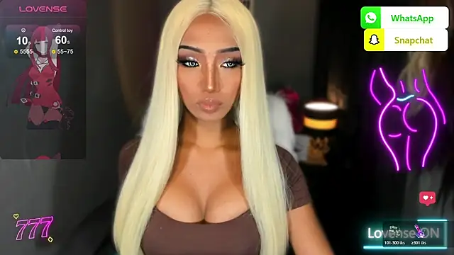 Snapshot of Attractive_Goddess_Isla chatting on June 11, 11:18 am Attractive Goddess Isla online show from June 11, 11:18 am
